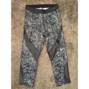 Nike PRO Dri Fit Capri Legging Women’s Medium